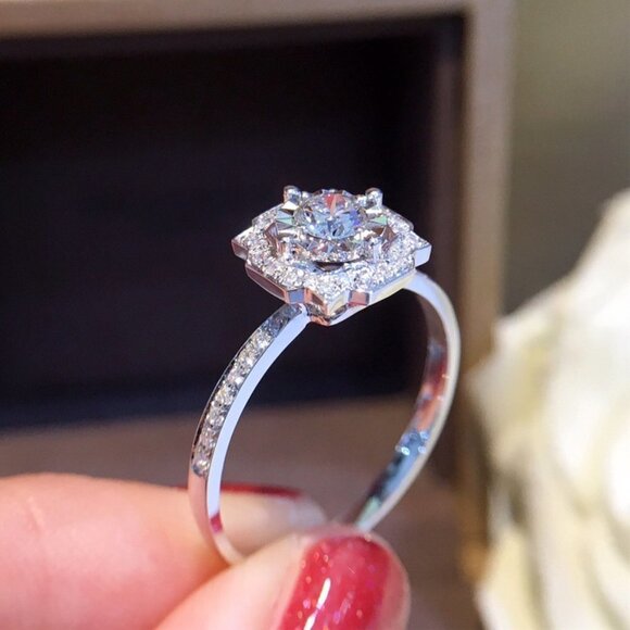 ✨Beautiful Round Shiny CZ Diamond Flower Micro Pave Wedding Ring, UNVN12316 - Picture 1 of 6